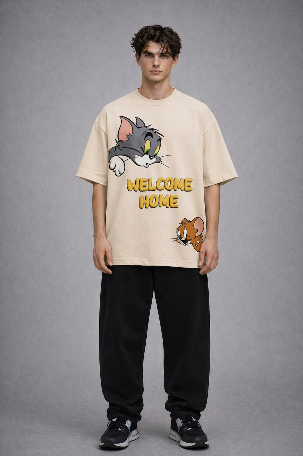 Tom & Jerry "Welcome Home" cartoon graphic t-shirt